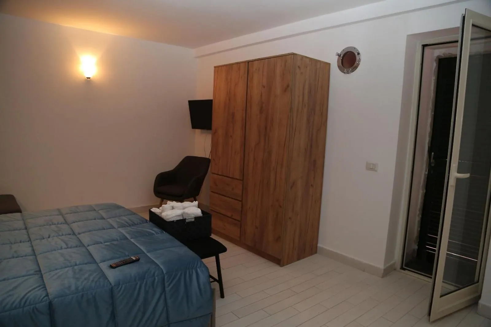 Appartamenti Resta Cu Mme A Chiaia Naples